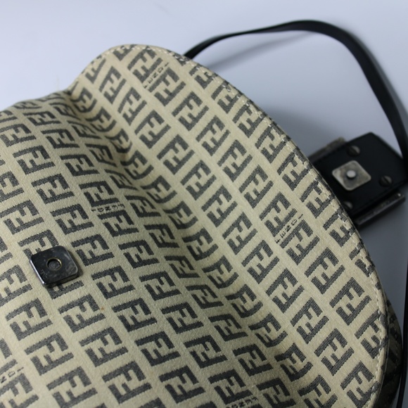 Authentic Fendi Zucca monogram baguette - Picture 8 of 13